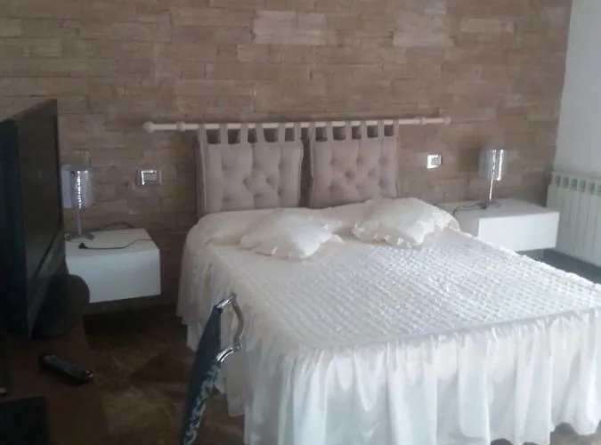 Tonini House 3*